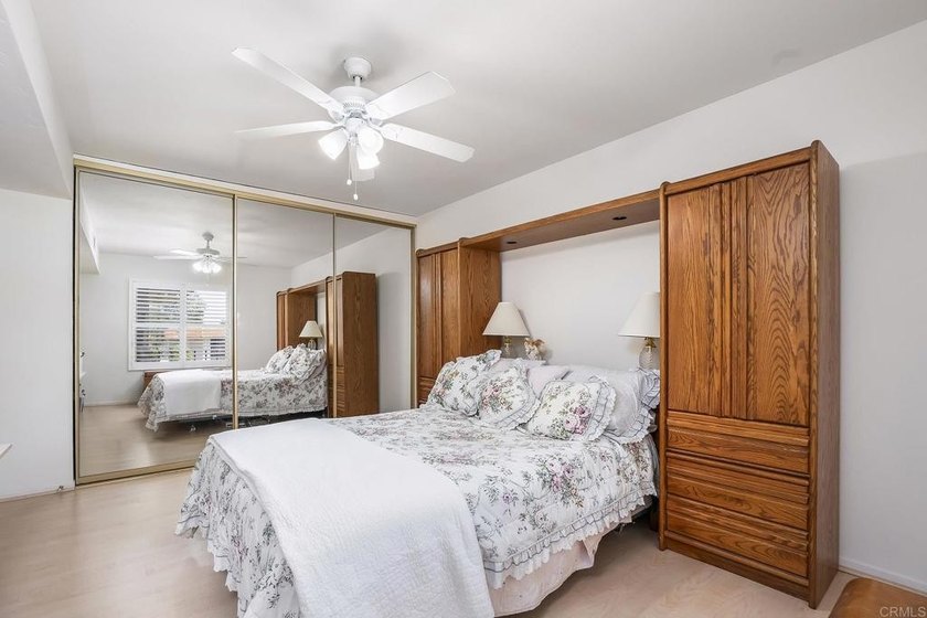 BEAUTIFULLY REMODELED 1 BEDROOM, 1 BATH UPSTAIRS UNIT WITH A - photo 17