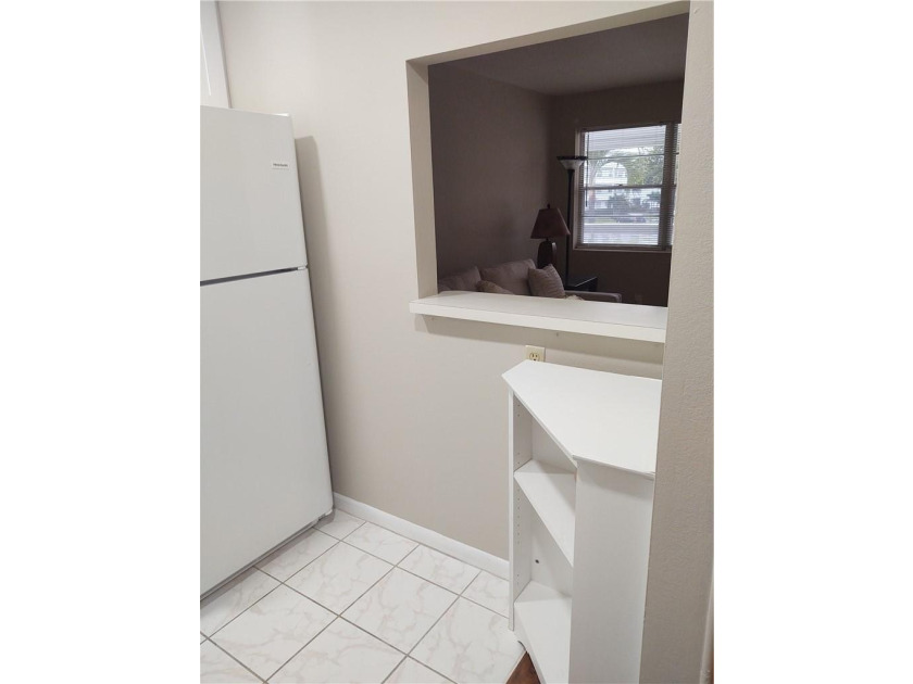 Clean and Neat 1 bedroom, 1 bath unit in 55+ Community in - photo 5