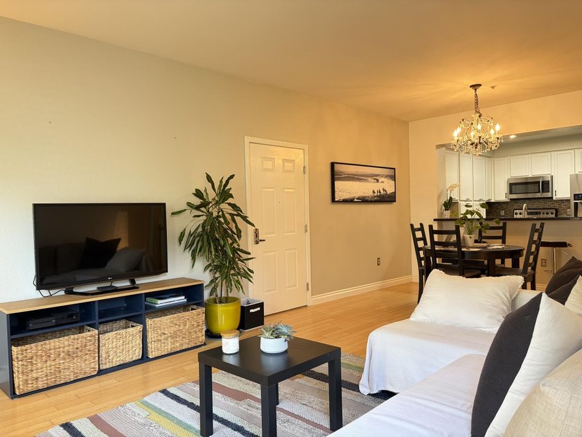 Welcome to 415 N 2nd Street, Unit #239, in San Jose! A stylish - photo 4