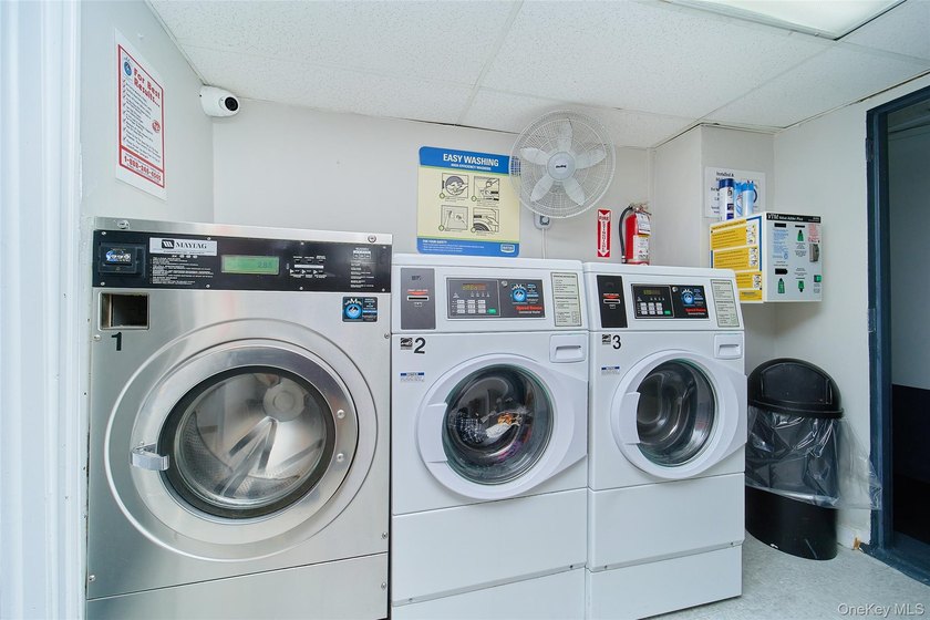 Come see this lovely Villiage Flair apartment, filled with light - photo 21