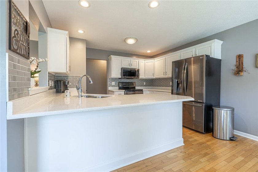 Welcome Home to 475 Mill Road, Step right in and fall in love! - photo 11