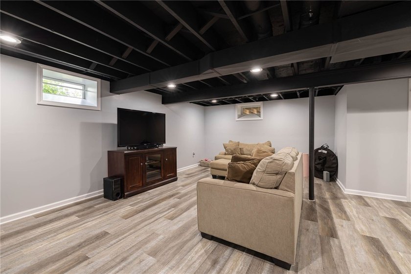 Welcome Home to 475 Mill Road, Step right in and fall in love! - photo 26