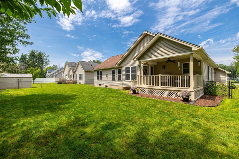 Welcome Home to 475 Mill Road, Step right in and fall in love! - photo 30