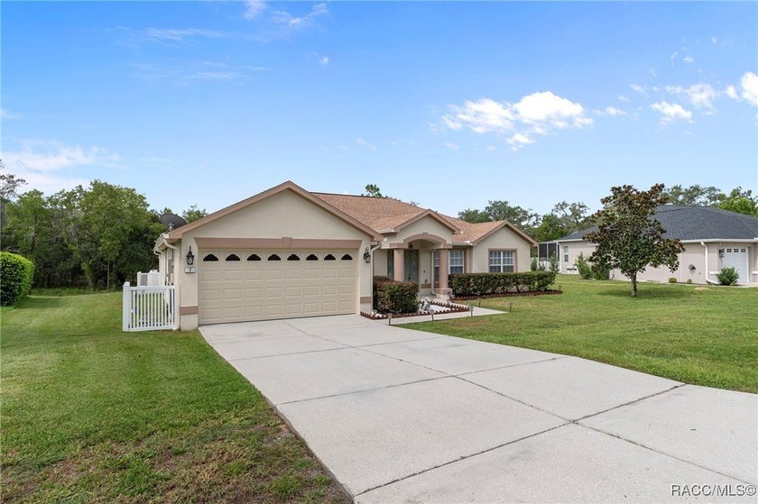 Motivated Sellers! 4 bedroom, 3 bath home with 2 car garage in - photo 2