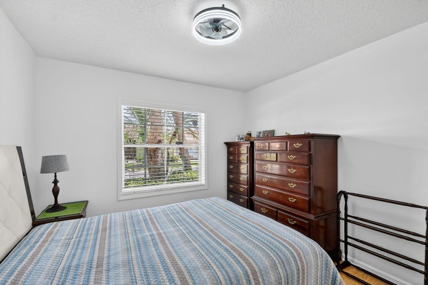 WOW - Awesome pool home with renovated kitchen, flooring and - photo 27