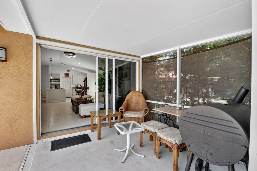 WOW - Awesome pool home with renovated kitchen, flooring and - photo 34
