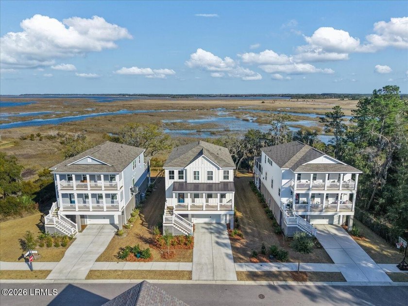 Luxury marsh front living, newer construction, deep water - photo 46