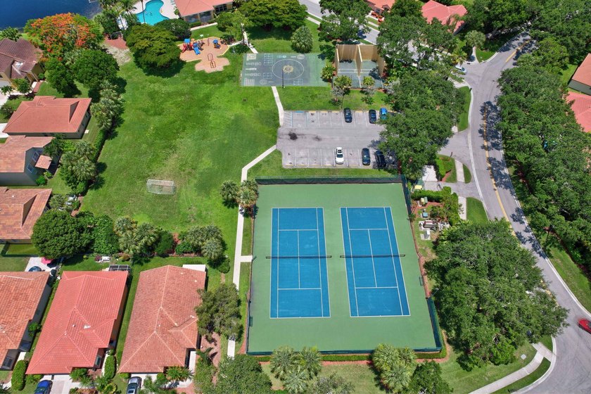 WOW - Awesome pool home with renovated kitchen, flooring and - photo 49