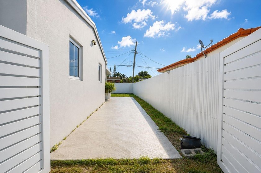 Welcome to this charming single-story residence located in - photo 12