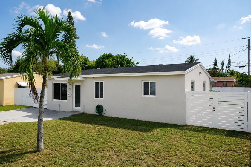 Welcome to this charming single-story residence located in - photo 14