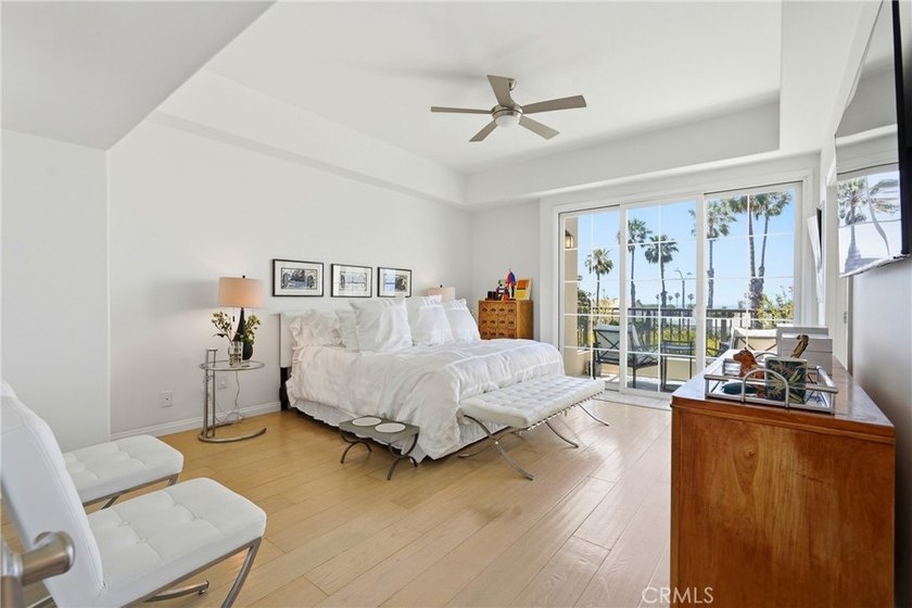 Coveted SeaCliff on the Greens Executive townhome. Light-filled - photo 30