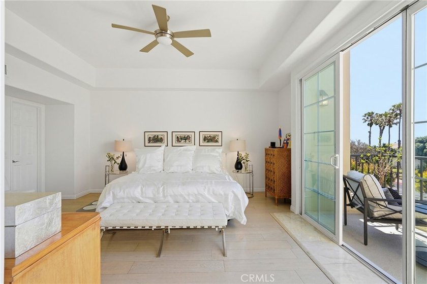 Coveted SeaCliff on the Greens Executive townhome. Light-filled - photo 38