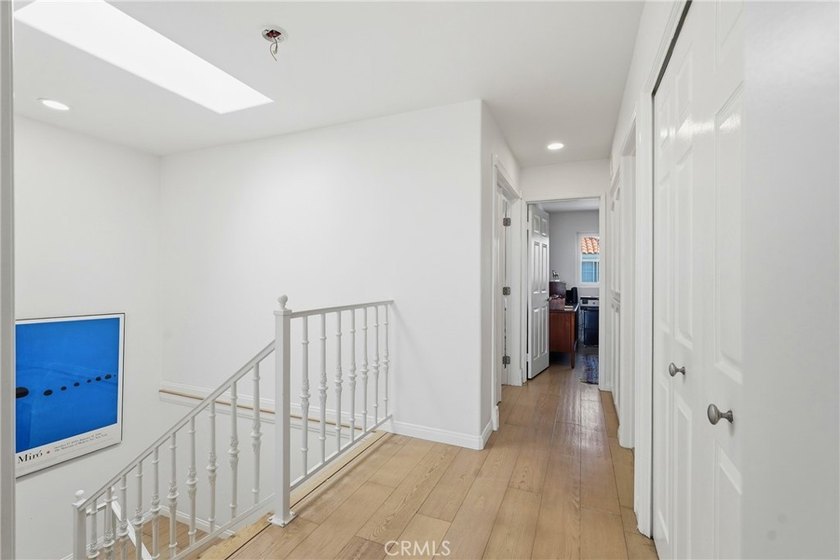 Coveted SeaCliff on the Greens Executive townhome. Light-filled - photo 39