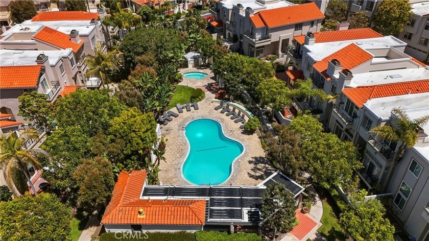 Coveted SeaCliff on the Greens Executive townhome. Light-filled - photo 49