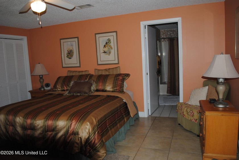 Investors dream. This unit has a signed 1 year lease with a - photo 10