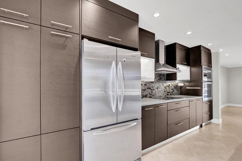 Experience the ultimate South Florida boating lifestyle in this - photo 17