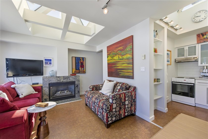 Welcome to Alma Court, an intimate boutique building tucked away - photo 3