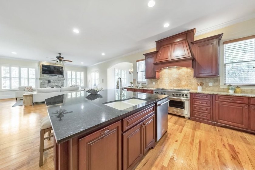 Luxury, convenience, and exceptional design come together in - photo 19