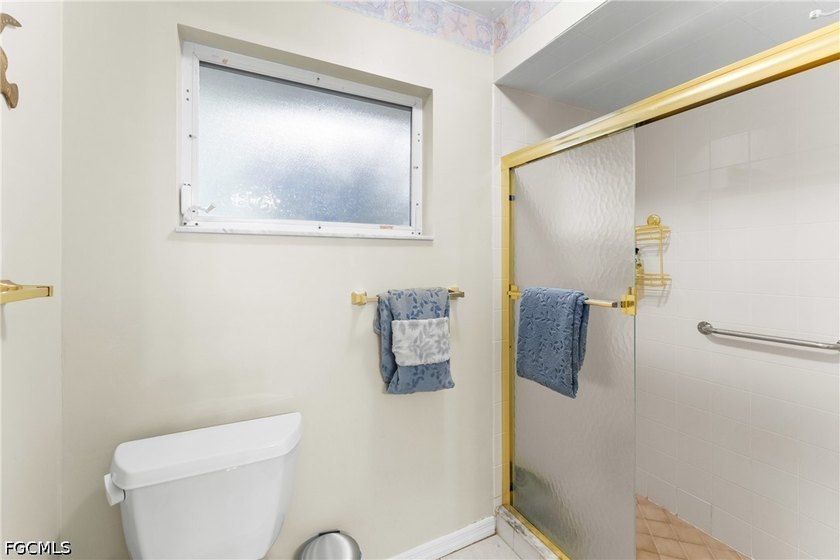 3 Bedrooms / 2 Baths * Roof (2020) * AC (2019) * HEATED POOL * - photo 22