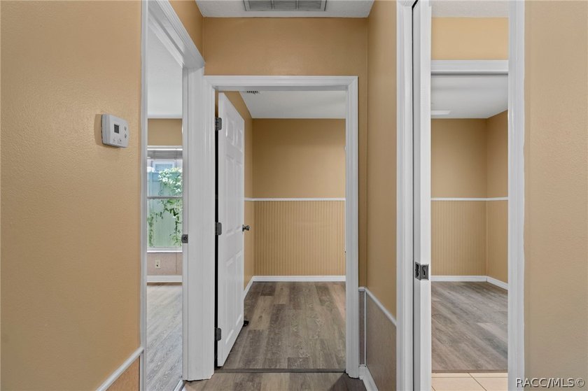 One or more photo(s) has been virtually staged. Welcome home to - photo 22