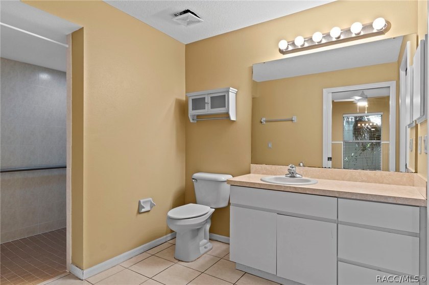 One or more photo(s) has been virtually staged. Welcome home to - photo 25