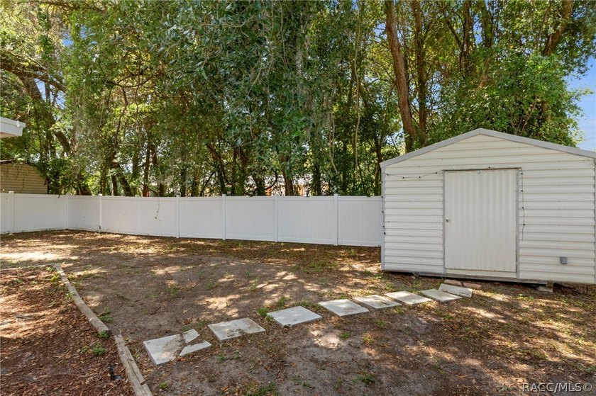 One or more photo(s) has been virtually staged. Welcome home to - photo 39