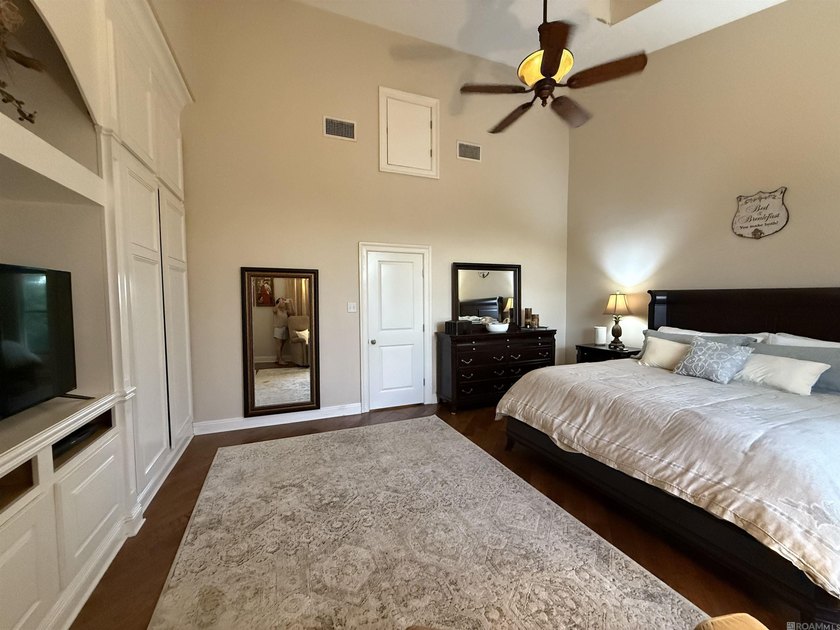 Beautiful waterfront living. This 2-bedroom, 1 full bath + half - photo 11