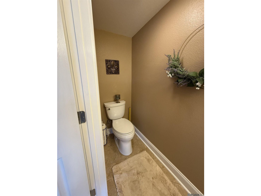 Beautiful waterfront living. This 2-bedroom, 1 full bath + half - photo 23