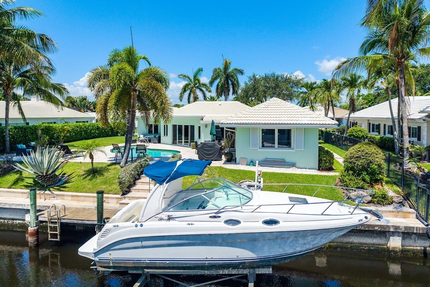 Beautifully remodeled waterfront home in sought-after Camino - photo 3