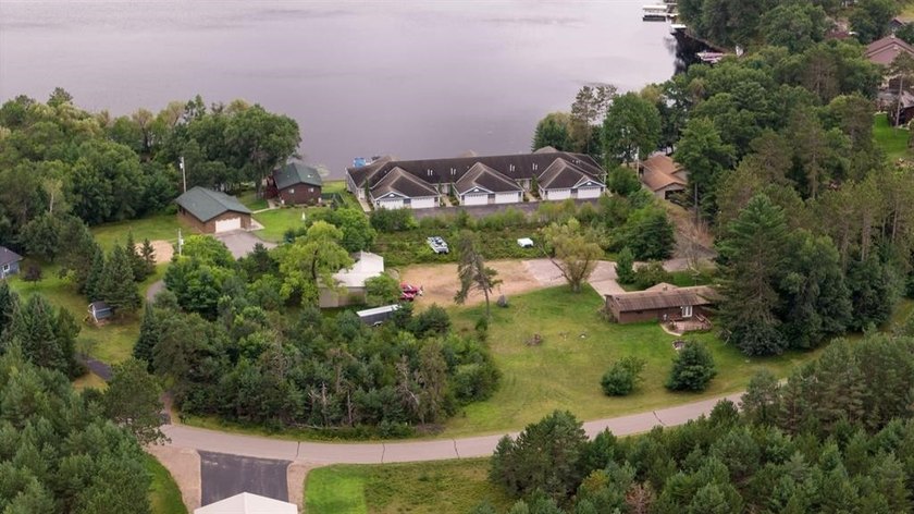 Beautiful low maintenance condominium on Lake Nokomis! This unit - photo 21