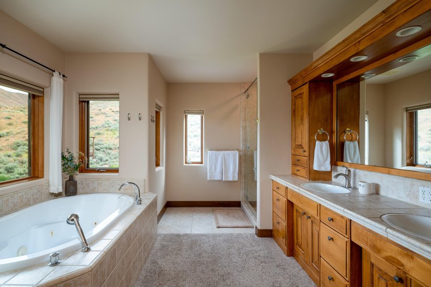 Nestled in the highly sought-after Indian Creek area, this - photo 27