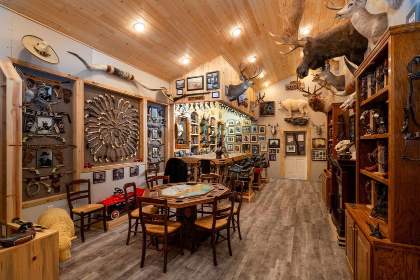 Nestled in the highly sought-after Indian Creek area, this - photo 35