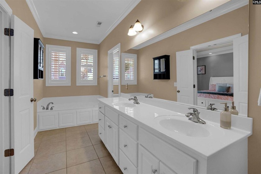 Welcome to your Charleston-style NextHome in the lake community - photo 46