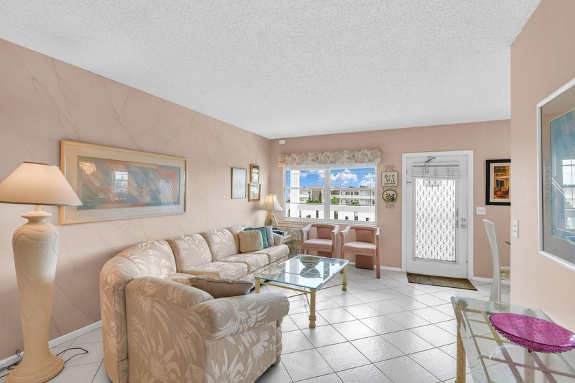 Spacious 4th floor Condo 2 br 2 bath This condo is Fully - photo 3