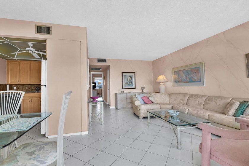 Spacious 4th floor Condo 2 br 2 bath This condo is Fully - photo 8