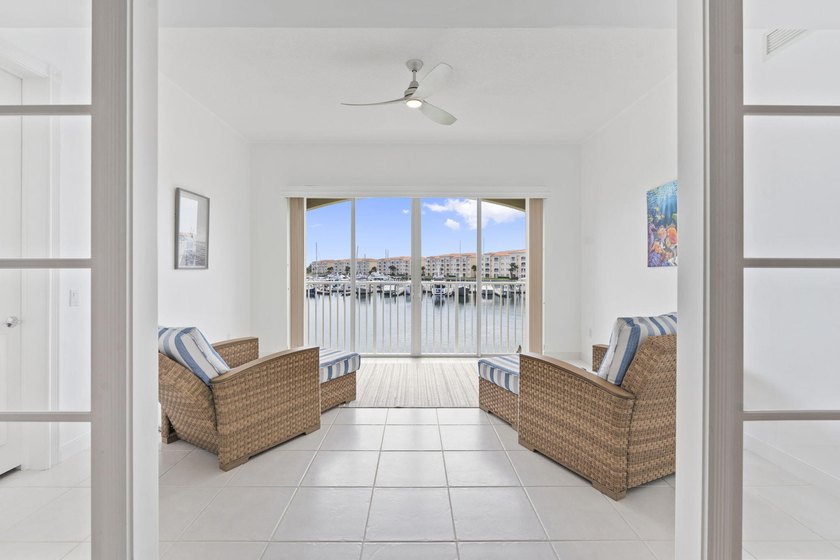 It's all about the view! Enjoy breathtaking marina vistas and - photo 6