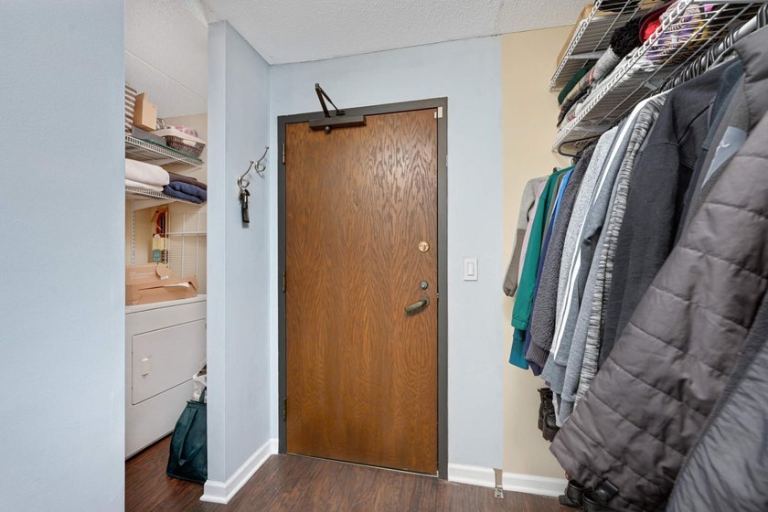 Welcome to your dream condo in the heart of Uptown, Minnesota! - photo 10