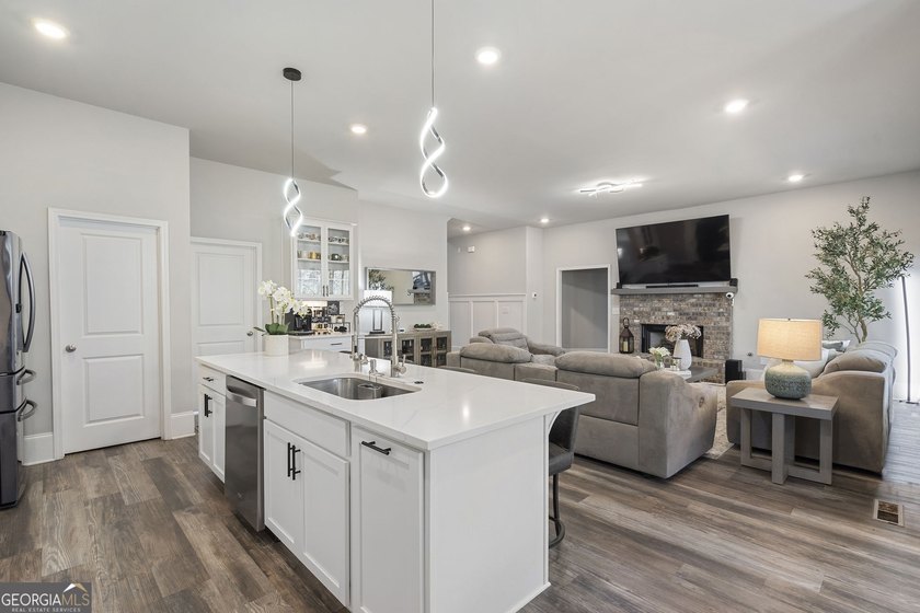MINUTES AWAY FROM LAKE LANIER. Welcome to 1880 Grand Lanier - photo 18