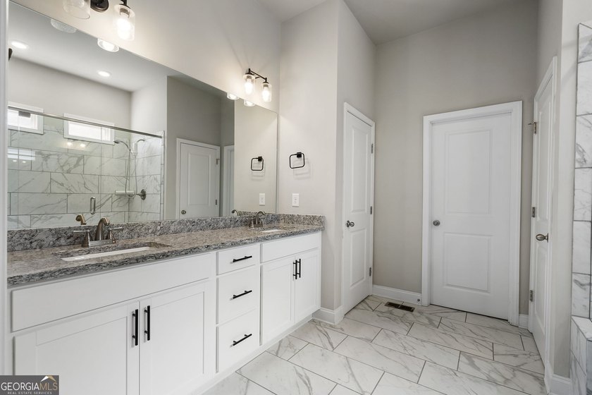 MINUTES AWAY FROM LAKE LANIER. Welcome to 1880 Grand Lanier - photo 32