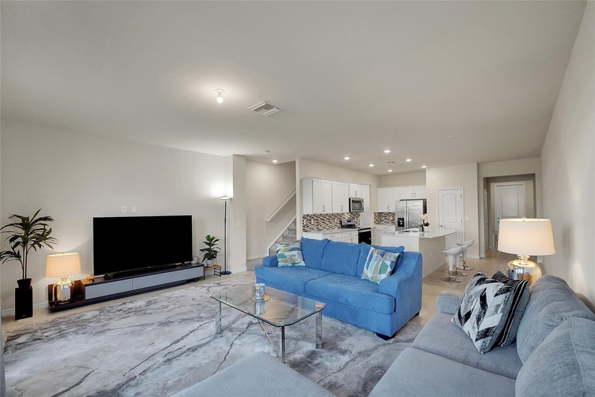 Experience luxury living in the gated community of Oak Tree! - photo 11