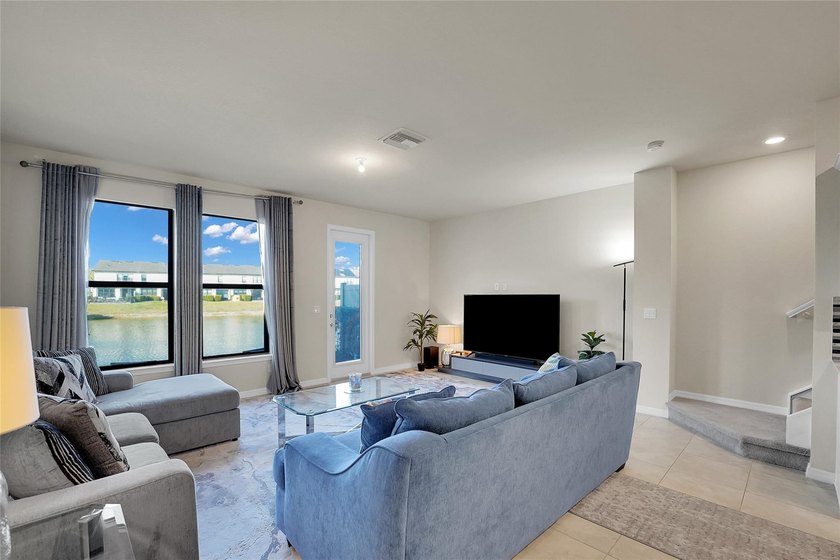 Experience luxury living in the gated community of Oak Tree! - photo 13