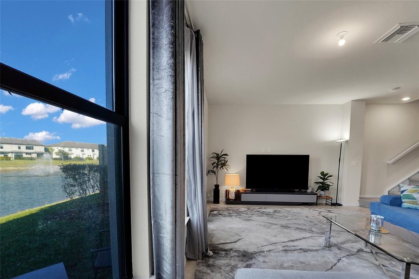 Experience luxury living in the gated community of Oak Tree! - photo 14