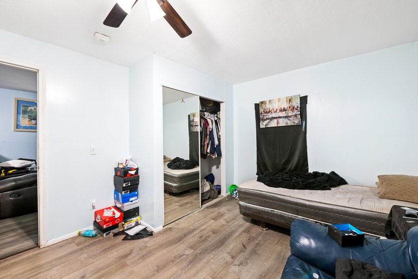 Discover this charming 3-bedroom, 1-bathroom single-family - photo 16