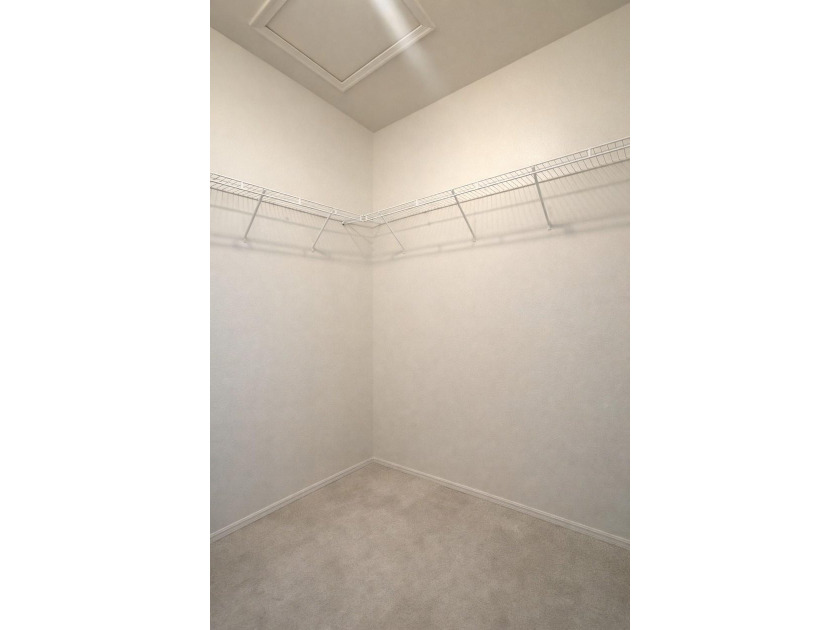 Experience luxury living in the gated community of Oak Tree! - photo 32
