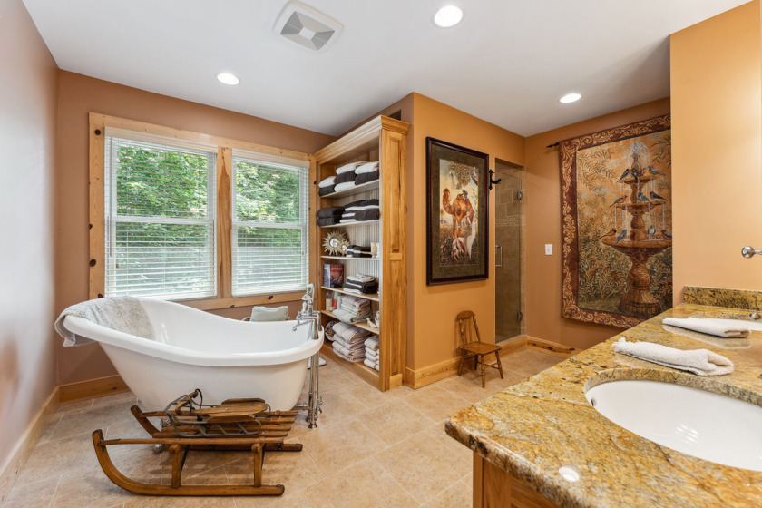 Primary Bedroom Bath w/soaking tub & shower - photo 11