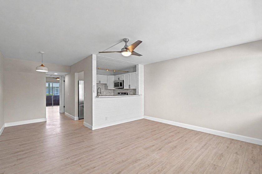 Rarely available and beautifully renovated from top to bottom - photo 5