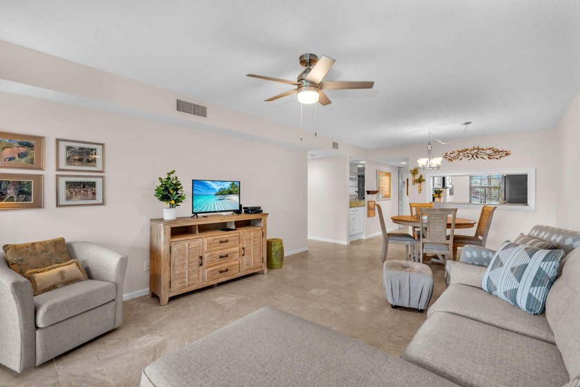 A charming and impeccably maintained two-bedroom, two-bathroom - photo 3