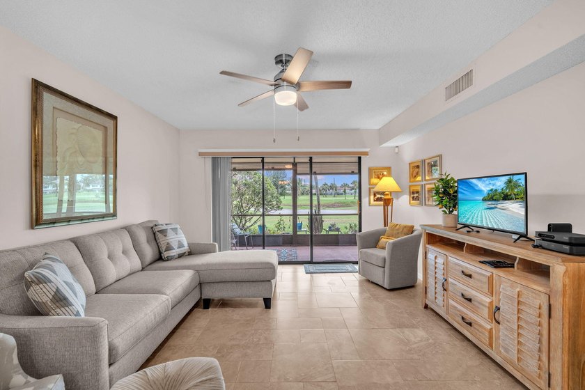 A charming and impeccably maintained two-bedroom, two-bathroom - photo 4