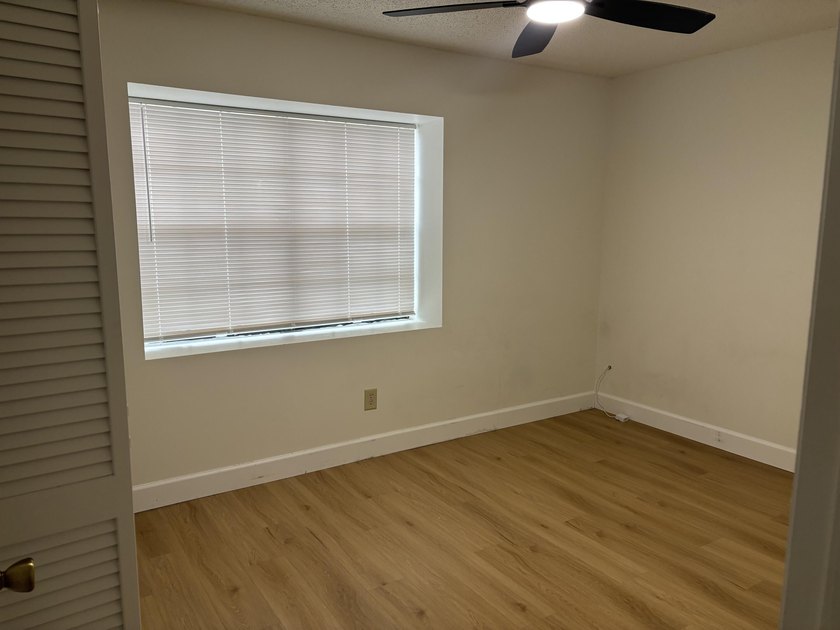 This 3-bedroom, 2-bath home features vaulted ceilings which - photo 10