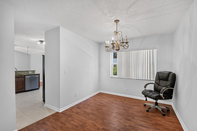 COME AND SEE THIS SPACIOUS 2 STORY HOME LOCATED IN CENTRAL - photo 7